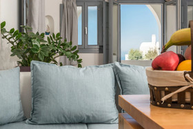 Aspronisi Luxury Villa