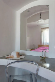 Aspronisi Luxury Villa