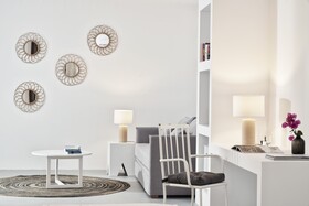 Mr & Mrs White Tinos