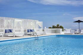 Mr & Mrs White Tinos