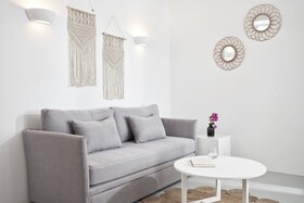 Mr & Mrs White Tinos