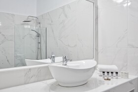 Mr & Mrs White Tinos