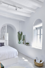 Living Theros Luxury Suites