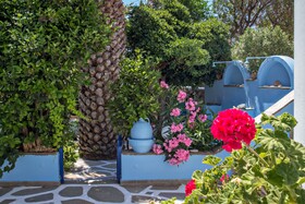 Irini Apartments & Studios