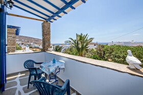 Irini Apartments & Studios