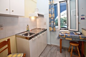 Irini Apartments & Studios