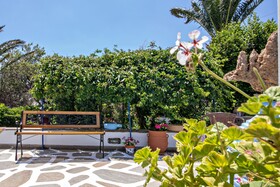 Irini Apartments & Studios