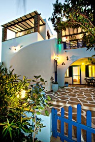 Irini Apartments & Studios