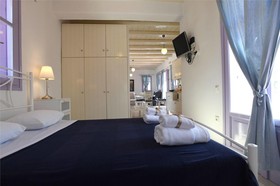 Glafki Studios & Suites