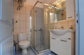 Glafki Studios & Suites