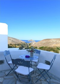 Glafki Studios & Suites