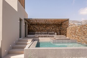 Yenesis Seaside Retreat