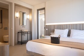 Yenesis Seaside Retreat