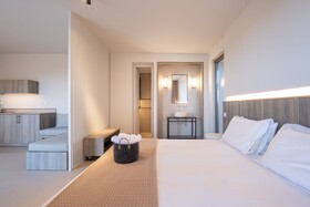 Yenesis Seaside Retreat