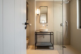 Yenesis Seaside Retreat
