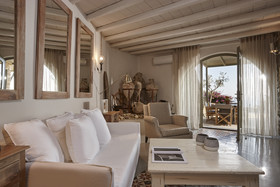 Aeolis Tinos Suites