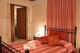 Anatoli Labreon Guesthouse - Apartments