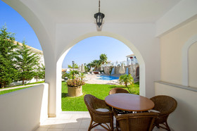 Erietta Luxury Apartments