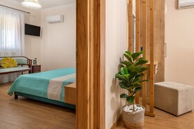 Diogenis House