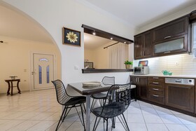 Diogenis House