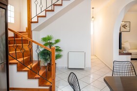 Diogenis House