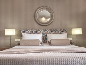Koukounaria Hotel & Suites
