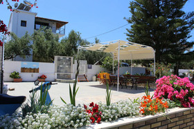 Panorama Studios & Apartments