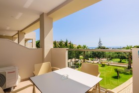 Remezzo Studios & Apartments