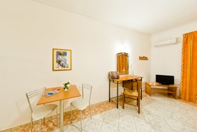 Remezzo Studios & Apartments