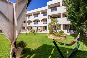 Remezzo Studios & Apartments