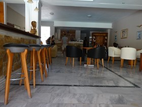 Iniohos Hotel