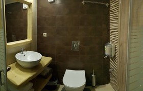 Iniohos Hotel