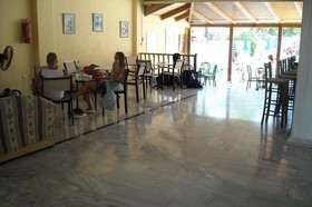 Iniohos Hotel
