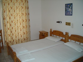 Iniohos Hotel