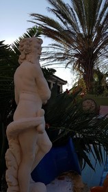 Iniohos Hotel