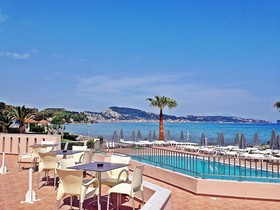 Boletsos Beach Holiday Resort