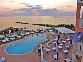 Xenos Kamara Beach Hotel