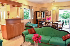 Vicky's Village House