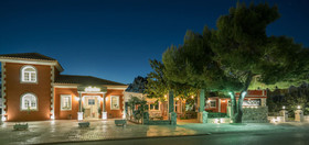 Aeolos Boutique Hotel & Suites