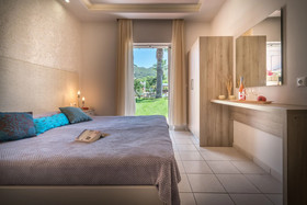 Aeolos Boutique Hotel & Suites