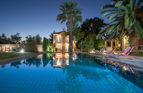 Aeolos Boutique Hotel & Suites