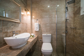 Aeolos Boutique Hotel & Suites