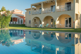 Aeolos Boutique Hotel & Suites