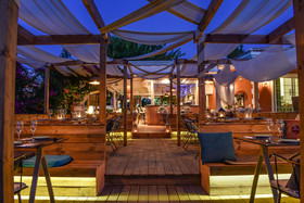Aeolos Boutique Hotel & Suites