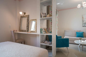 Aeolos Boutique Hotel & Suites