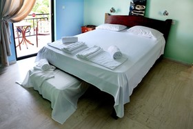 Plubis Studios & Apartments