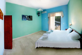 Plubis Studios & Apartments