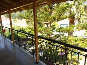 Villa Xenos Studios & Apartments