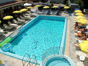 Canadian Hotel