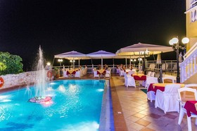 Denise Beach Hotel